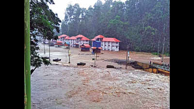 Kerala: Triveni bridge submerged; orange alert in Kottayam, Pathanamthitta