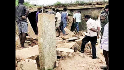 Karnataka: Portion of 600-year-old temple crashes, kills treasure hunter