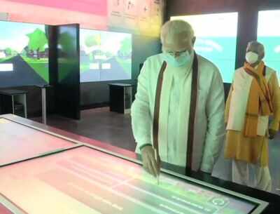 PM Modi inaugurates Rashtriya Swachhata Kendra at Raj Ghat