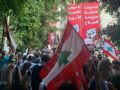 Group of protesters take over Lebanon foreign ministry
