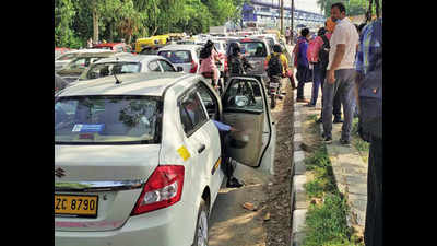 Police checks trigger jams, doctors among those stuck in Noida