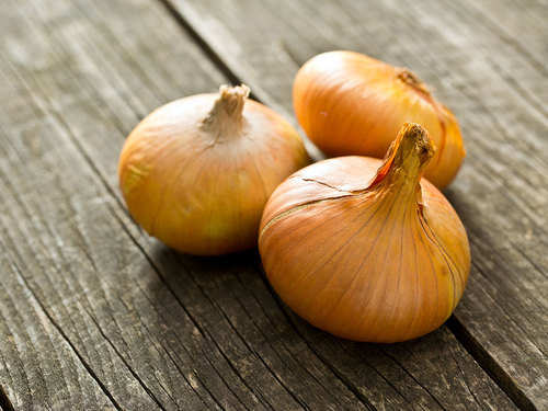 What happens when you eat onion daily: 7 reasons why you should add raw  onions to your daily diet