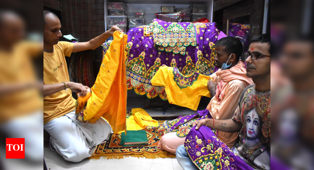 Rajasthani dresses for Radha-Krishna 