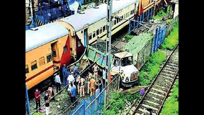 Mumbai: Two may be sacked, two demoted for truck mishap on tracks