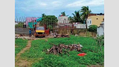 Chennai: Locals stop slum board project on Pammal lake bed