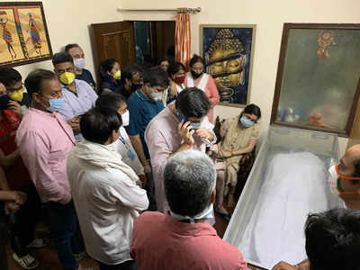 Rahul Gandhi, Priyanka mourn Rajiv Tyagi