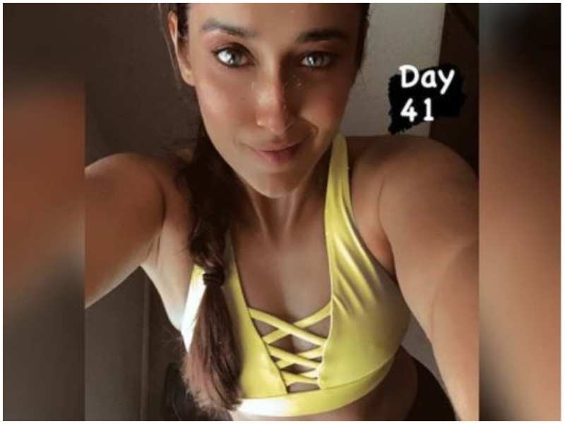 Ileana D'Cruz's latest workout selfie is sure to leave you motivated to