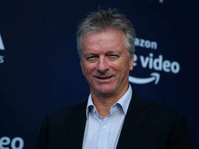 Steve Waugh's manager helps provide financial aid to 100 physically challenged cricketers