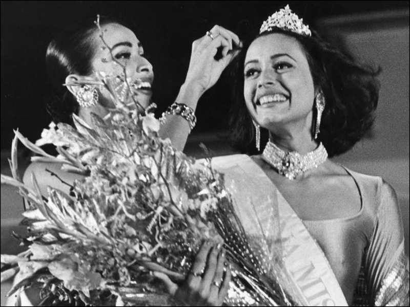Throwback Thursday: Mahesh Babu's wife Namrata Shirodkar remembers her Miss  India winning moment in 1993 | Telugu Movie News - Times of India
