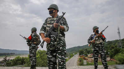 J&K: Terrorists gun down two policemen outside Srinagar