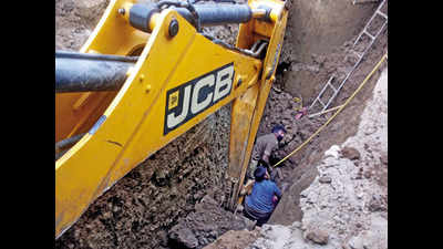 Erode: Man, 25, buried alive while digging 10-ft pit