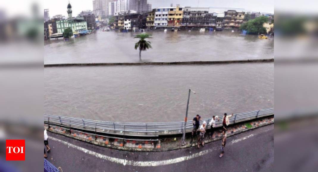 Overflowing Creeks Flood Surat With Sewage Surat News Times Of India 3092