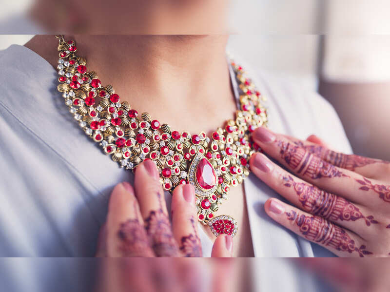 hand jewellery for wedding