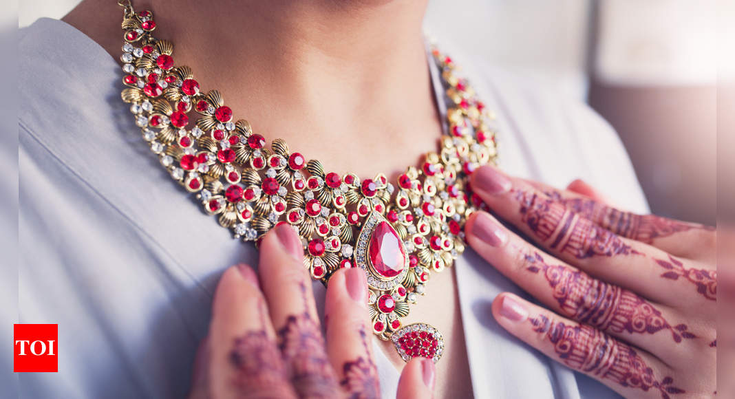 How to choose jewelry for a lehenga - Dazzling Point