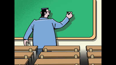 Bihar: ‘Service rules for contract and regular teachers should be same’
