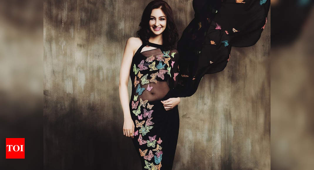 saumya tandon clothes online shopping