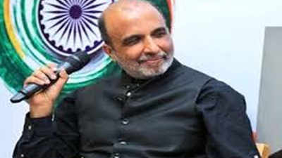 100 Congress leaders distressed, wrote letter to Sonia Gandhi for change in leadership, claims Sanjay Jha