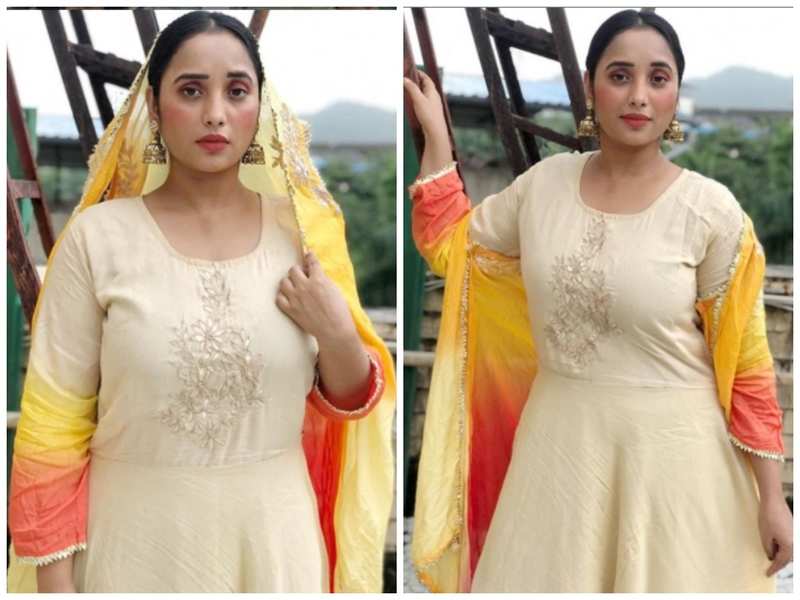 Rani Chatterjee looks pretty as she poses in simple traditional attire