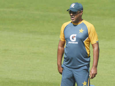 Pakistan's bowling coach Waqar Younis wants teams to 'stay on longer' in bad light