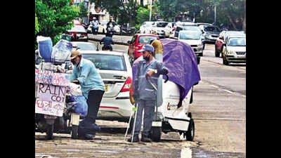 Pune: Illegal parking on Baner Road sparks congestion