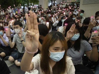 Thai students jeer education minister as protests escalate