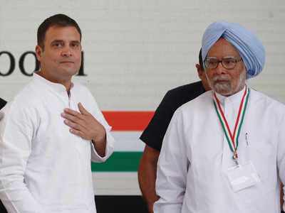 Manmohan offered to step down, wanted Rahul to be PM: Congress leader