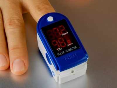 Pulse oximeters with alarms to quickly check blood oxygen level