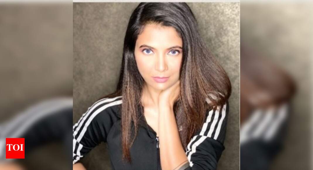 Actress Shwetha R Prasad turns entrepreneur - Times of India
