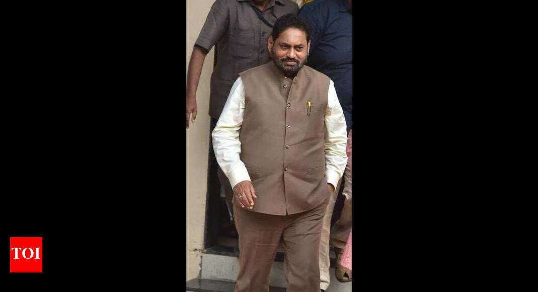 UP govt stops Nitin Raut from meeting slain Dalit sarpanch’s family ...