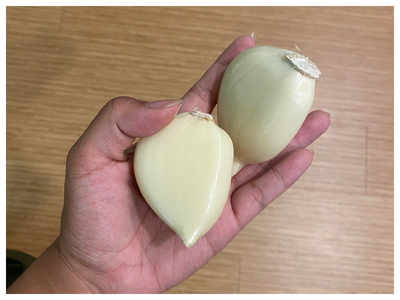 These two giant garlic cloves are breaking the internet and how