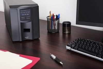 UPS battery backup for PC to combat loss of power