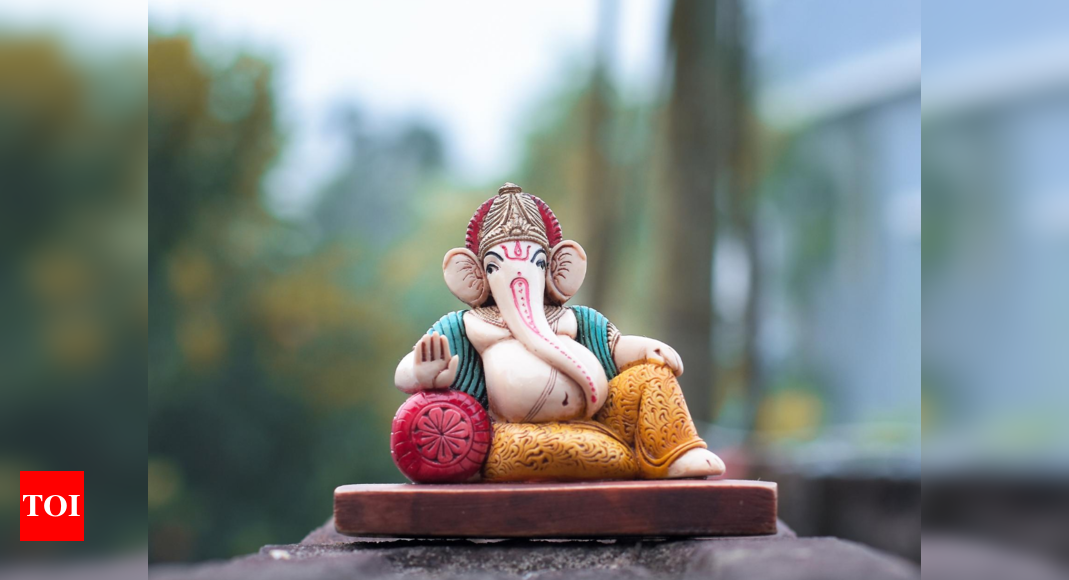 245 Sleeping Ganesha Images, Stock Photos, 3D objects, & Vectors |  Shutterstock