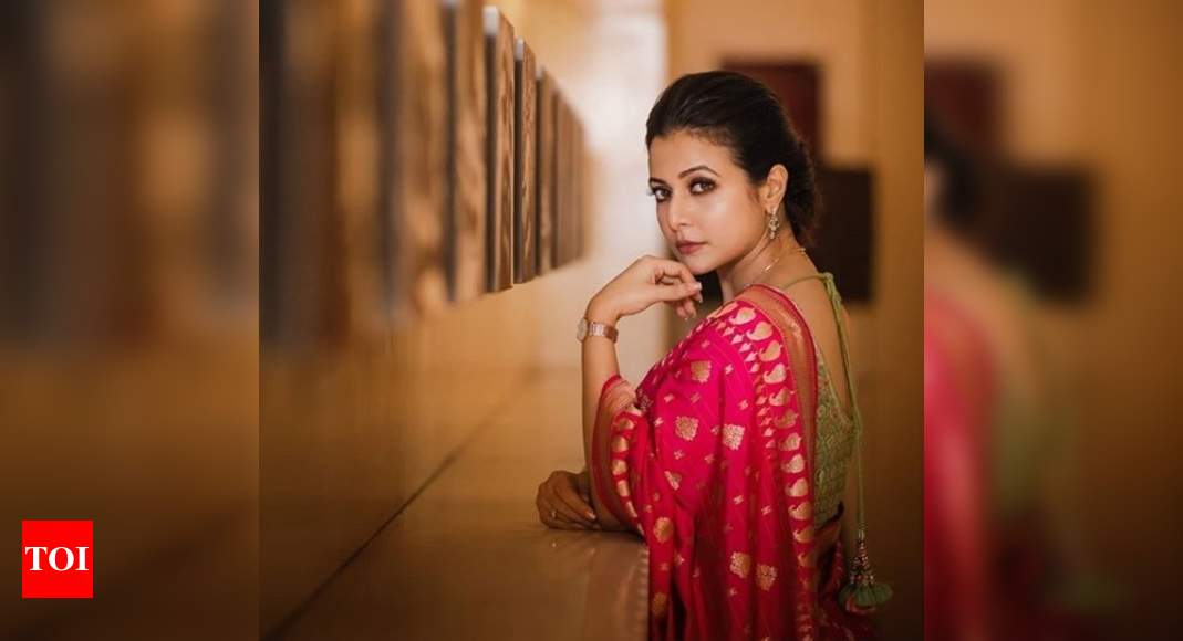 Koel Mallick: Won't say commercial or art house, cinema is an overall art  form | Bengali Movie News - Times of India