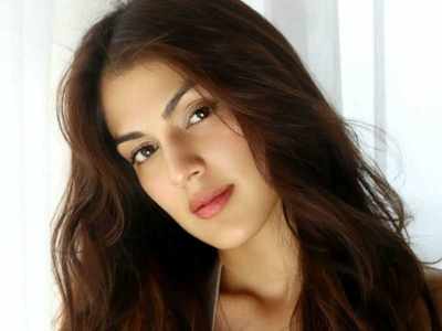 Rhea Chakraborty behaved guiltily at hospital, claims witness