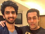 Singer Amaal Mallik engages in Twitter battle with Salman Khan fans after calling Shah Rukh Khan his favourite actor