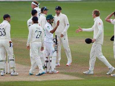 Pakistan salvage draw in third Test, England win series