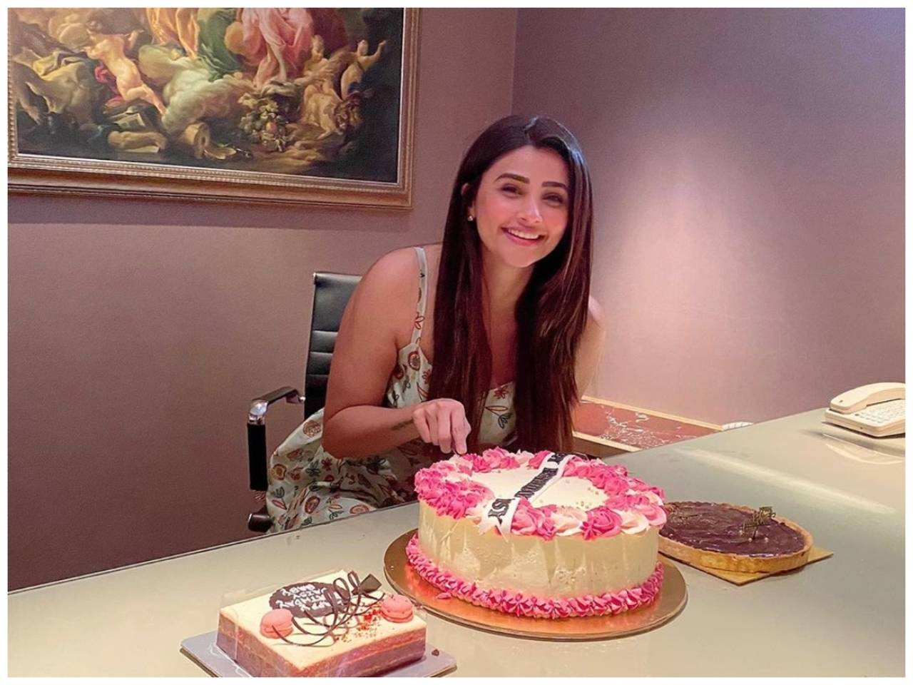 ❤️ Red White Heart Happy Birthday Cake For Mrs. Rupali