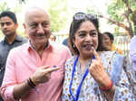 Anupam Kher pens a sweet note for wife Kirron Kher on their 35th anniversary that will melt your heart