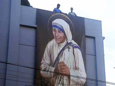 Mother Teresa's 110th birthday: What inspired the white saree with three blue stripes
