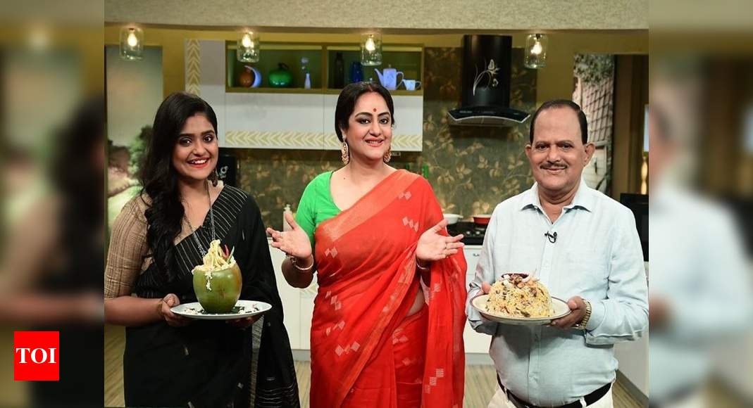 Rannaghar Sritama Bhattacharjee Has A Blast With Host Sudipa Chatterjee Times Of India