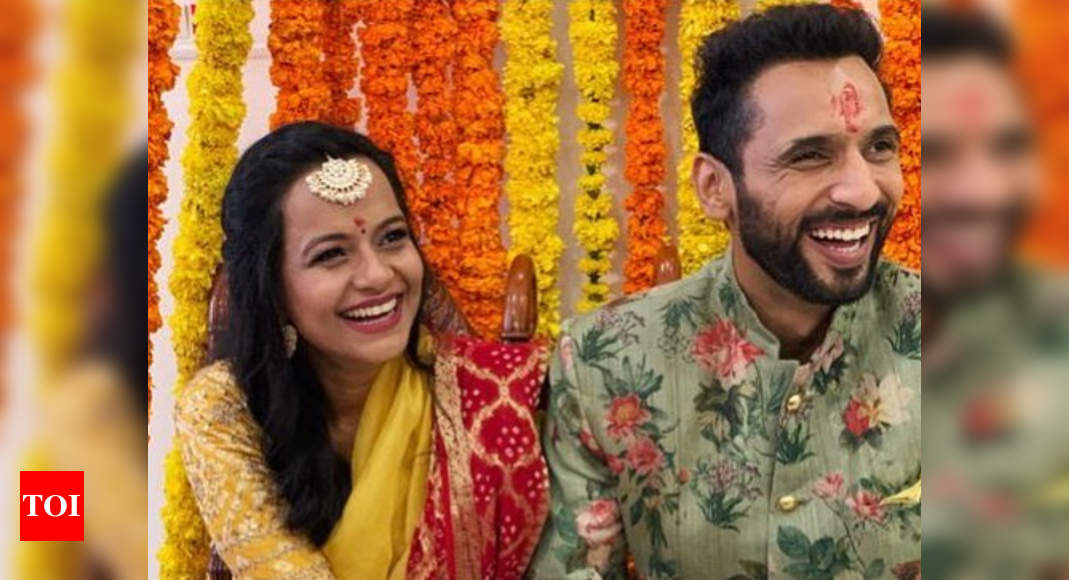 Khatron Ke Khiladi 9 winner Punit Pathak gets engaged to Nidhi Moony