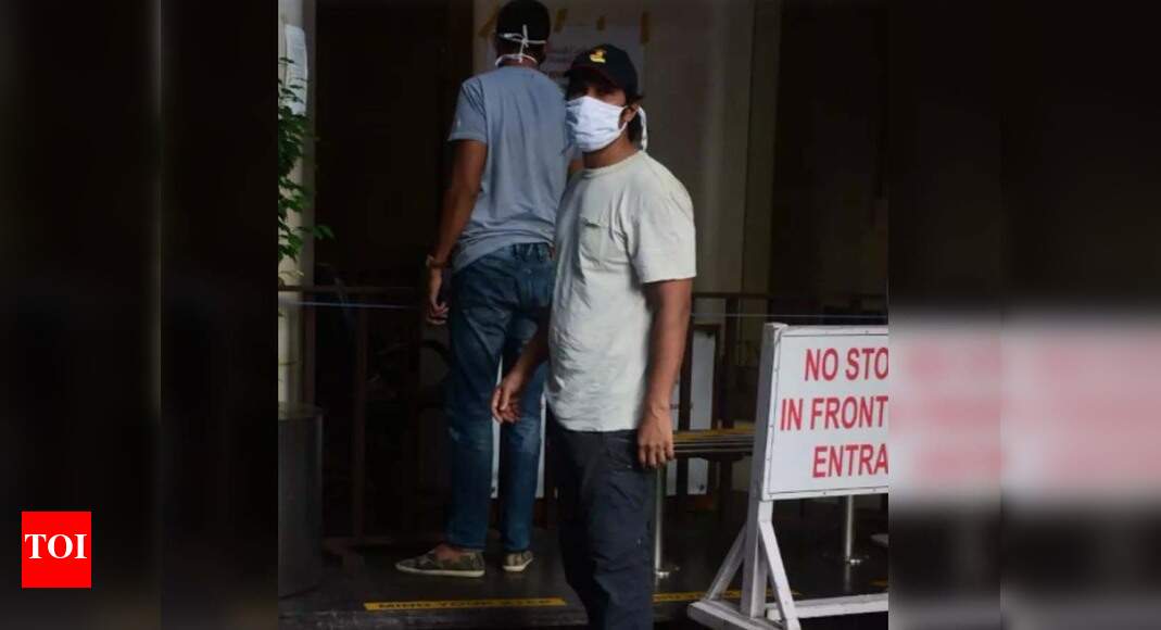Exclusive! 'Randeep Hooda is okay; Nothing to worry,' says Breach Candy Hospital - Times of India