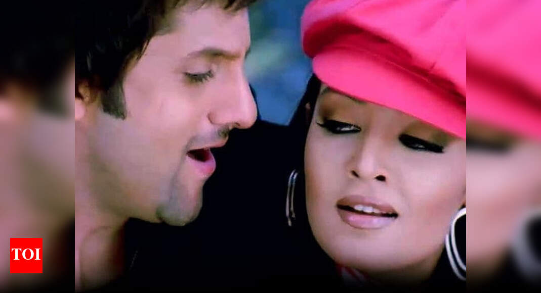 Celina Jaitly thanks fans for 'accepting an outsider' as she celebrates