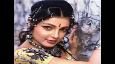 Speed up actor Mamta Kulkarni's plea in multi-crore drug racket case: SC to Bombay HC