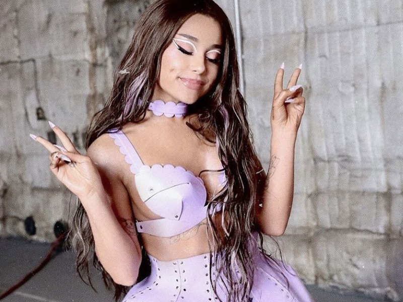 Ariana Grande Becomes The First Female Star To Cross 0 Million Followers On Instagram English Movie News Times Of India