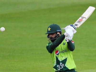 2nd T20I: Hafeez, Babar power Pakistan to 195/4 against England
