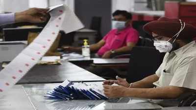 Centre to review service records to weed out inefficient, corrupt employees