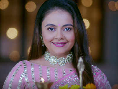 Devoleena Bhattacharjee Saath Nibhana Saathiya Actress Bhavini Purohit  Fiance Proposes Her In The Cutest Way Possible Video