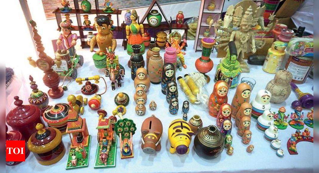 Kashi artisans hail PM's call to team up for toys