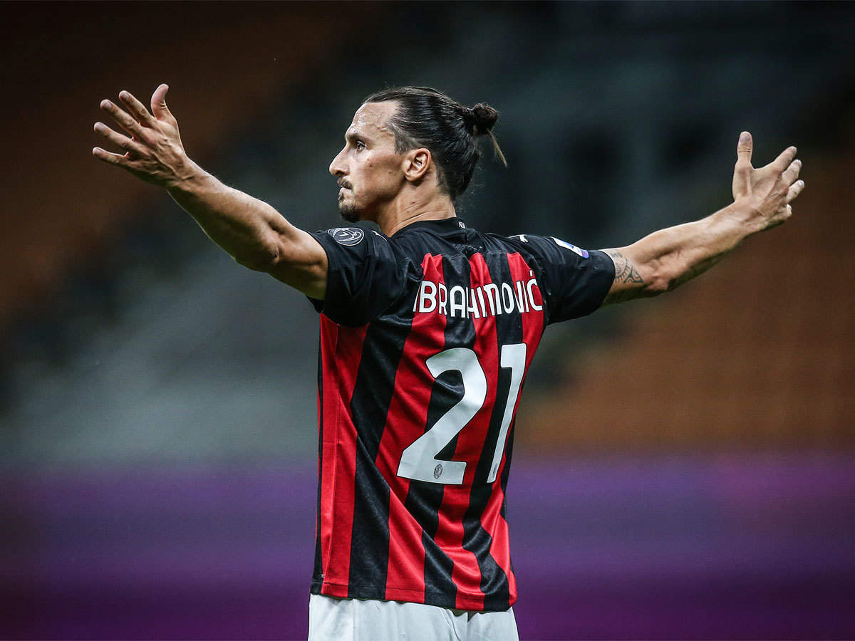 Zlatan Ibrahimovic extends AC Milan contract for 2020/21 season | Football  News - Times of India